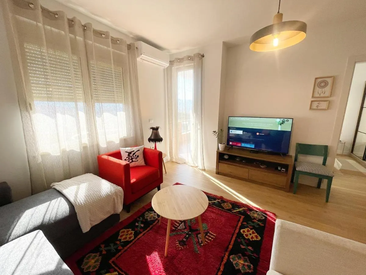Metro Suites Tirana 0*,