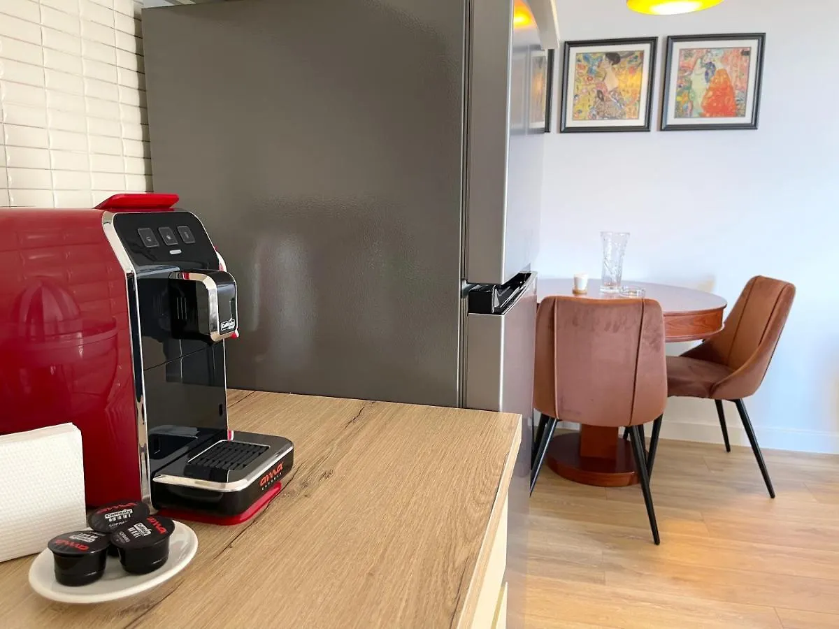 Apartment Metro Suites Tirana