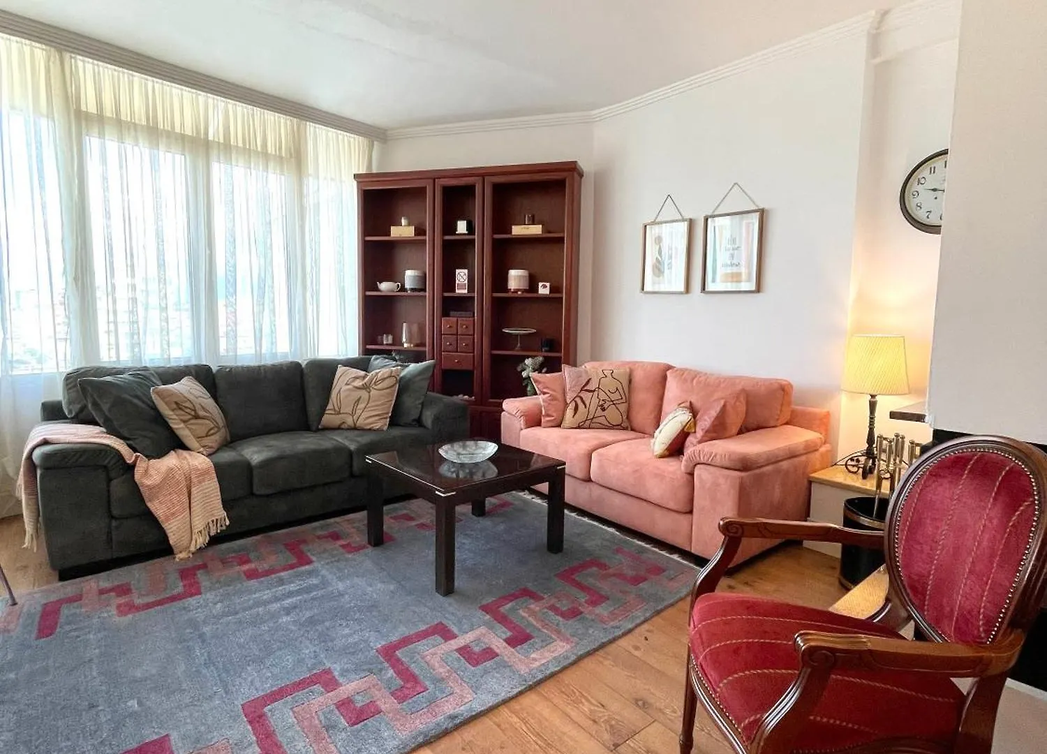 Metro Suites Tirana 0*,  Albania