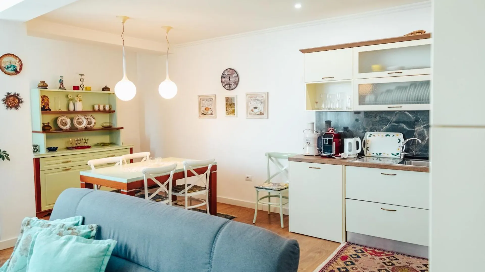 Apartment Metro Suites Tirana